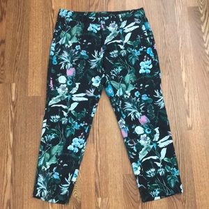 NWOT BR Avery Floral Capris Pants